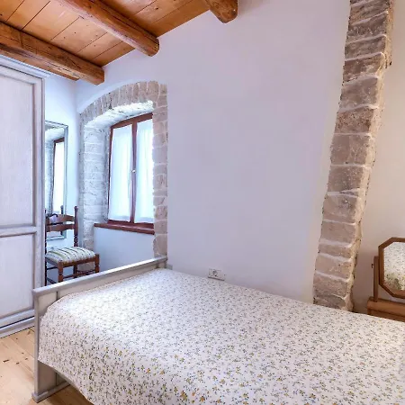 בית נופש Ivanka By Interhome Cabrunici