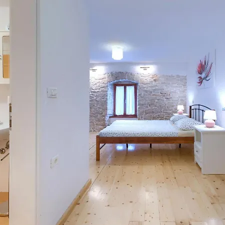 Holiday home Ivanka By Interhome Cabrunici